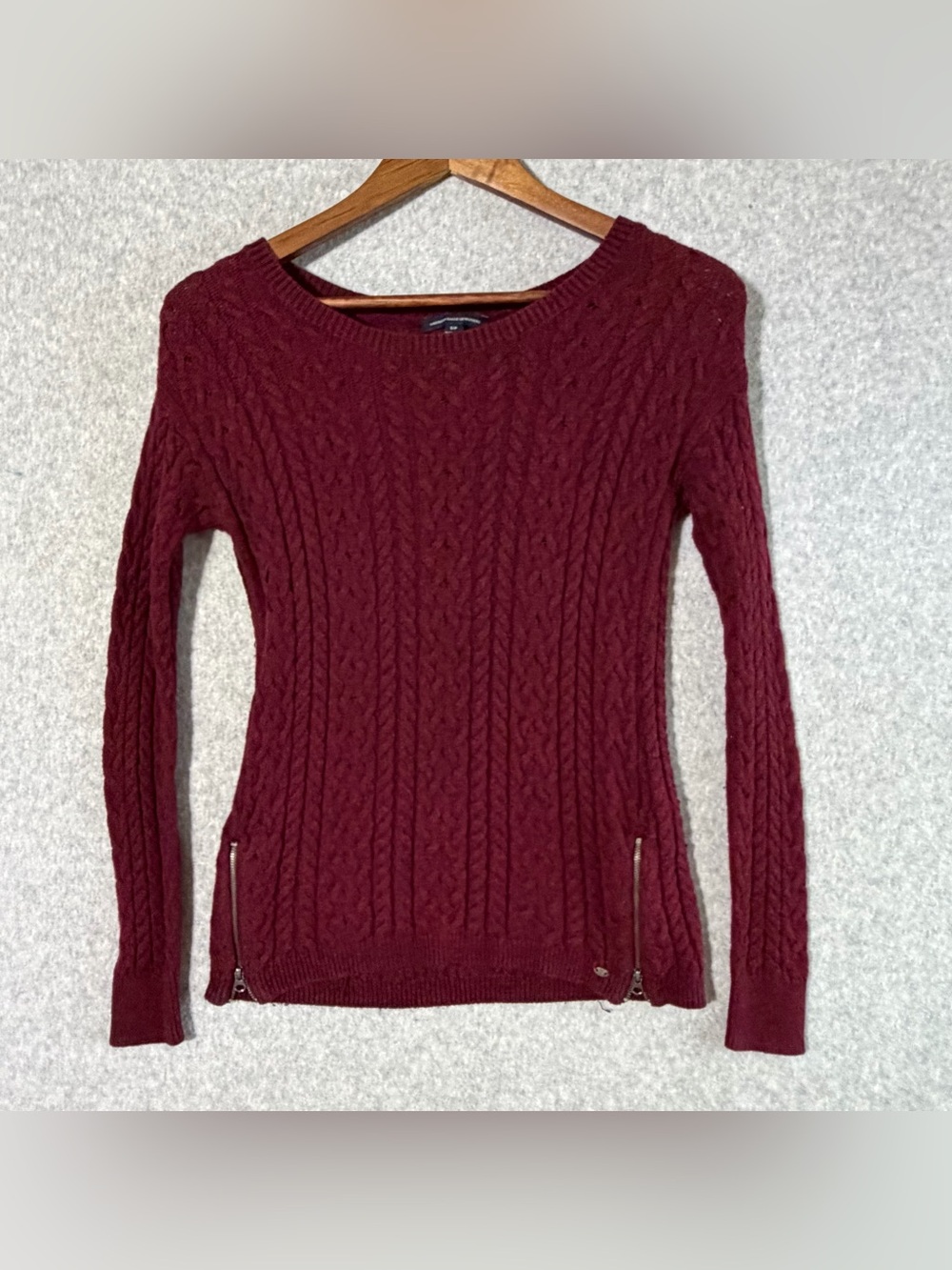 American Eagle Burgundy Cable Knit Crewneck Sweater with Side Zips small petite